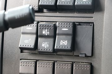 �й����� HOWO T7H�ؿ� 480���� 6X2�����жʽ�ػ���(ZZ5257ZKXV603HE1)ͼƬ