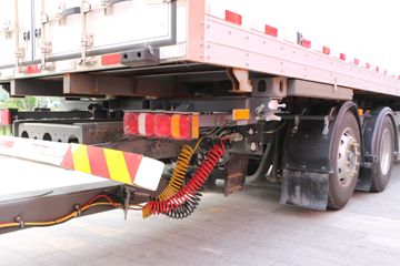 �й����� HOWO T7H�ؿ� 480���� 6X2�����жʽ�ػ���(ZZ5257ZKXV603HE1)ͼƬ