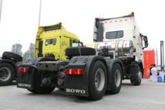 中国重汽 HOWO T7H重卡 430马力 6X4 LNG牵引车(B版)(ZZ4257V384HE1LB)