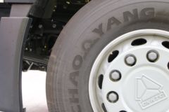 中国重汽 HOWO T7H重卡 430马力 6X4 LNG牵引车(B版)(ZZ4257V384HE1LB)
