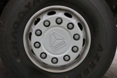 中国重汽 HOWO T7H重卡 430马力 6X4 LNG牵引车(B版)(ZZ4257V384HE1LB)