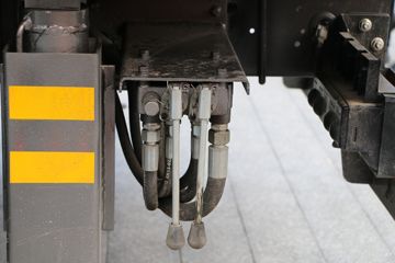 �й�����HOWO ���� 150���� 4X2 3.4���泵��(ZZ5047JSQF341CE145)ͼƬ