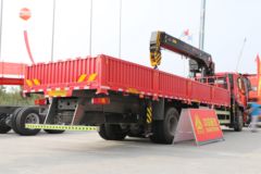 中国重汽 豪瀚J5G 280马力 6X4 随车吊底盘(ZZ1255N5843E1)