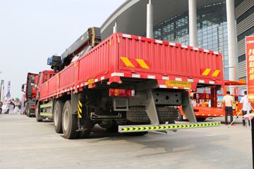 豪瀚J5G&nbsp;随车吊外观图片