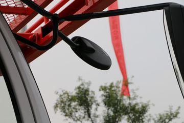 �й����� ˹̫��M5G�ؿ� 210���� 4X2�����ᳵ�����䳵ͼƬ