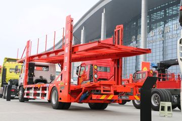 �й����� ˹̫��M5G�ؿ� 210���� 4X2�����ᳵ�����䳵ͼƬ