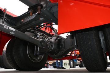 �й����� ˹̫��M5G�ؿ� 210���� 4X2�����ᳵ�����䳵ͼƬ