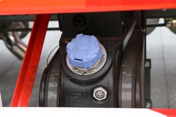 �й����� ˹̫��M5G�ؿ� 210���� 4X2�����ᳵ�����䳵ͼƬ