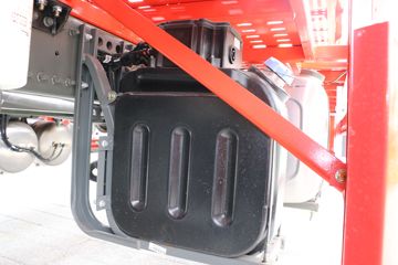 �й����� ˹̫��M5G�ؿ� 210���� 4X2�����ᳵ�����䳵ͼƬ