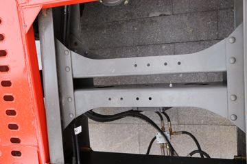 �й����� ˹̫��M5G�ؿ� 210���� 4X2�����ᳵ�����䳵ͼƬ