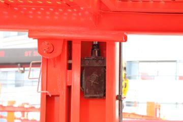 �й����� ˹̫��M5G�ؿ� 210���� 4X2�����ᳵ�����䳵ͼƬ