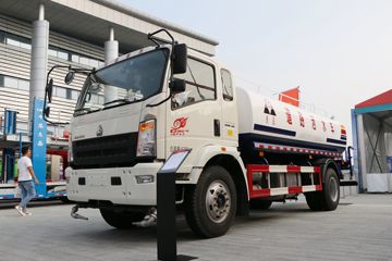 重汽HOWO轻卡底盘&nbsp;洒水车/喷洒车外观图片