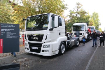 曼(MAN) TGS系列重卡 460马力 4X2大件车(TGS18.460 4x2 LL-U)