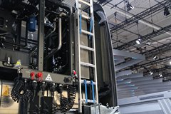 奔驰 新Arocs重卡 630马力 8X4大件车(型号4163 S)