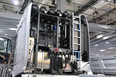 奔驰 新Arocs重卡 630马力 8X4大件车(型号4163 S)