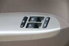 福田 欧马可S3系 143马力 3.83米排半仓栅式轻卡(采埃孚)(BJ5048CCY-FE)