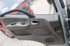 福田 欧马可S3系 143马力 3.83米排半仓栅式轻卡(采埃孚)(BJ5048CCY-FE)