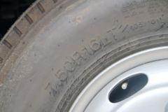 福田 欧马可S3系 143马力 3.83米排半仓栅式轻卡(采埃孚)(BJ5048CCY-FE)