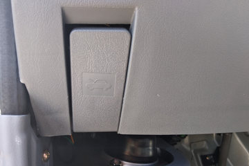 �� T20 ��׼�� 2018�� 1.0L 61���� 2.7�׵�������΢��(SY1020YB4AJ)ͼƬ