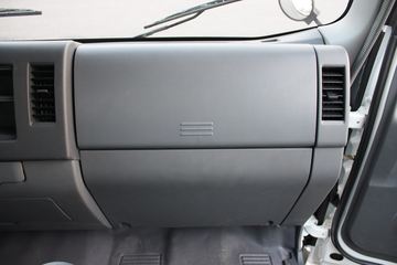 ���� ˧��III 136���� 3.8�׵�����ʽ�ῨͼƬ