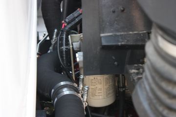 ���� ˧��III 136���� 3.8�׵�����ʽ�ῨͼƬ