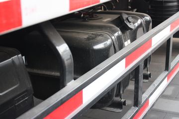 ���� ˧��III 136���� 3.8�׵�����ʽ�ῨͼƬ