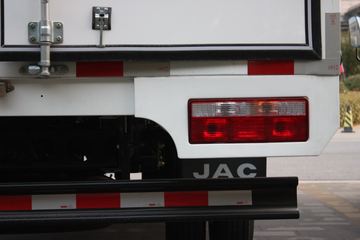 ���� ˧��III 136���� 3.8�׵�����ʽ�ῨͼƬ