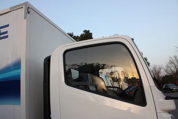 ���� ˧��III 136���� 3.8�׵�����ʽ�ῨͼƬ