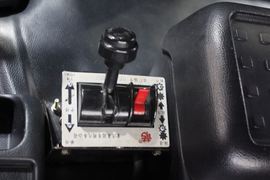 广汽日野700&nbsp;自卸车驾驶室                                               图片