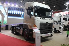 广汽日野 700系列重卡 450马力 6X4 牵引车(高顶)(YC4250SS3EK)