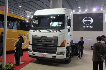 广汽日野 700系列重卡 350马力 6X4牵引车(YC4250SS2PK4)
