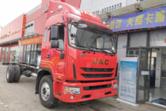 江淮 德沃斯 Q9 威司达W500中卡 180马力 4X2 6.78米排半栏板载货车(HFC1182P70K1E1V)