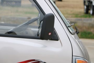 �����ڱ� Q7 1.2L 85���� ���� 3.295�׵�������΢��ͼƬ