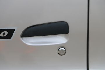 �����ڱ� Q7 1.2L 85���� ���� 3.295�׵�������΢��ͼƬ