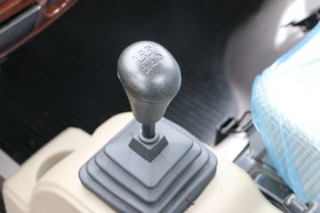 �����ڱ� Q7 1.2L 85���� ���� 3.295�׵�������΢��ͼƬ