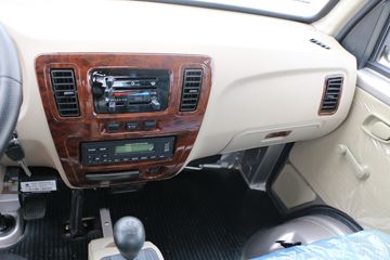 �����ڱ� Q7 1.2L 85���� ���� 3.295�׵�������΢��ͼƬ