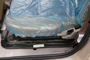 �����ڱ� Q7 1.2L 85���� ���� 3.295�׵�������΢��ͼƬ