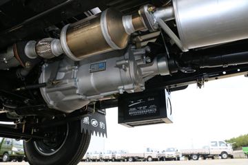 �����ڱ� Q7 1.2L 85���� ���� 3.295�׵�������΢��ͼƬ