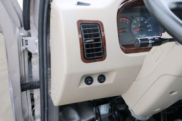 黑豹H7&nbsp;自卸车驾驶室                                               图片