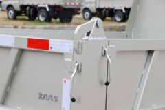 北汽黑豹 H7 71马力 4X2 2.73米自卸车(BJ3036D30HS)