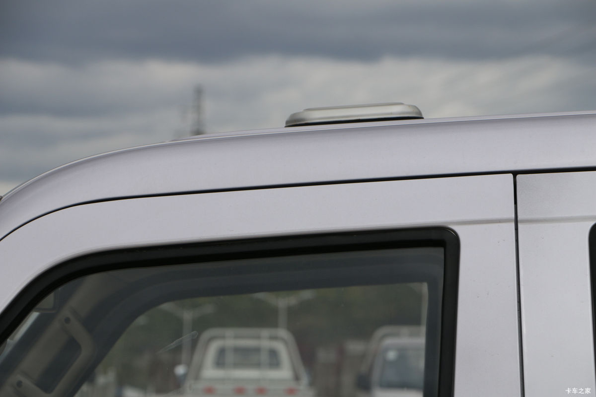 �����ڱ� H5 71���� ���� 2.52��˫������΢��(BJ1035W10HS)���                                                