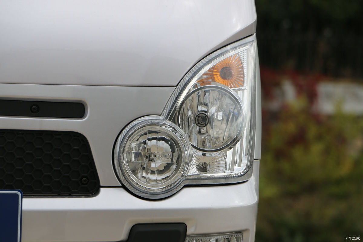 �����ڱ� H5 71���� ���� 2.52��˫������΢��(BJ1035W10HS)���                                                