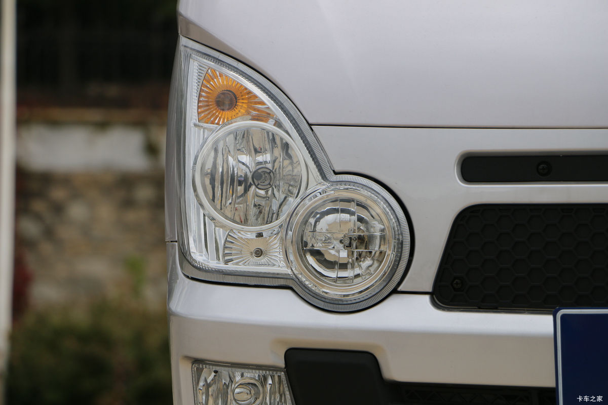 �����ڱ� H5 71���� ���� 2.52��˫������΢��(BJ1035W10HS)���                                                