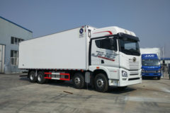 青岛解放 JH6重卡 420马力 8X4 9.4米冷藏车(冰凌方)