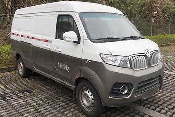 SRM鑫源 好运1号300(海狮X30L) 4.5米纯电动封闭货车49.1kWh