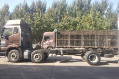 一汽解放 J6P重卡 280马力 6X2 7.7米仓栅式载货车(CA5250CCYP63K1L6T3A1E5)