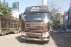 一汽解放 J6P重卡 280马力 6X2 7.7米仓栅式载货车(CA5250CCYP63K1L6T3A1E5)