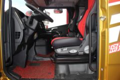 青岛解放 JH6重卡 智尊550 50周年限量版 550马力 6X4 AMT自动档牵引车(CA4259P25K2T1E5A80)