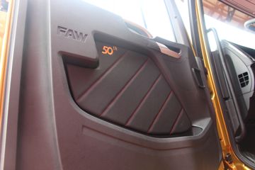 �ൺ��� JH6�ؿ� ����550 50���������� 550���� 6X4 AMT�Զ���ǣ����ͼƬ