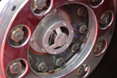 青岛解放 JH6重卡 智尊550 50周年限量版 550马力 6X4 AMT自动档牵引车(CA4259P25K2T1E5A80)